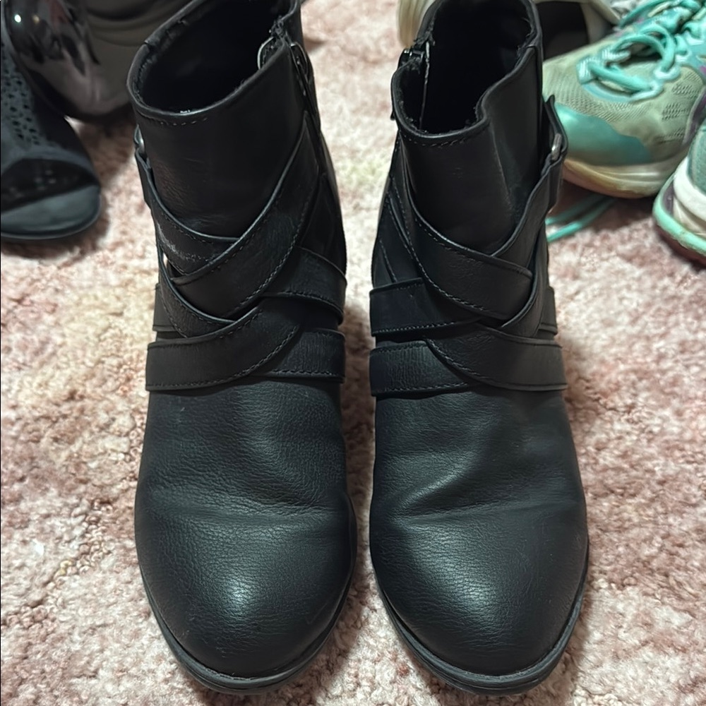 LOWER EAST SIDE Black Ankle Boots with X-Strap Design
